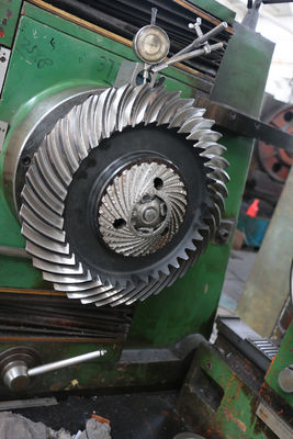 20CrNi2MoA 합금 강 곡선 베벨 기어는 기어 하강기에 대하여 설정했습니다