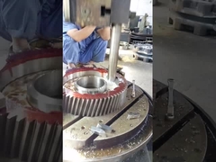 고속도 싱글 헬리컬 기어 열차 전송 17CrNiMo6 철강 날개 Ra0.8